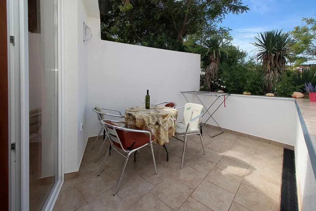 Apartment Drazen Silo  Croatia