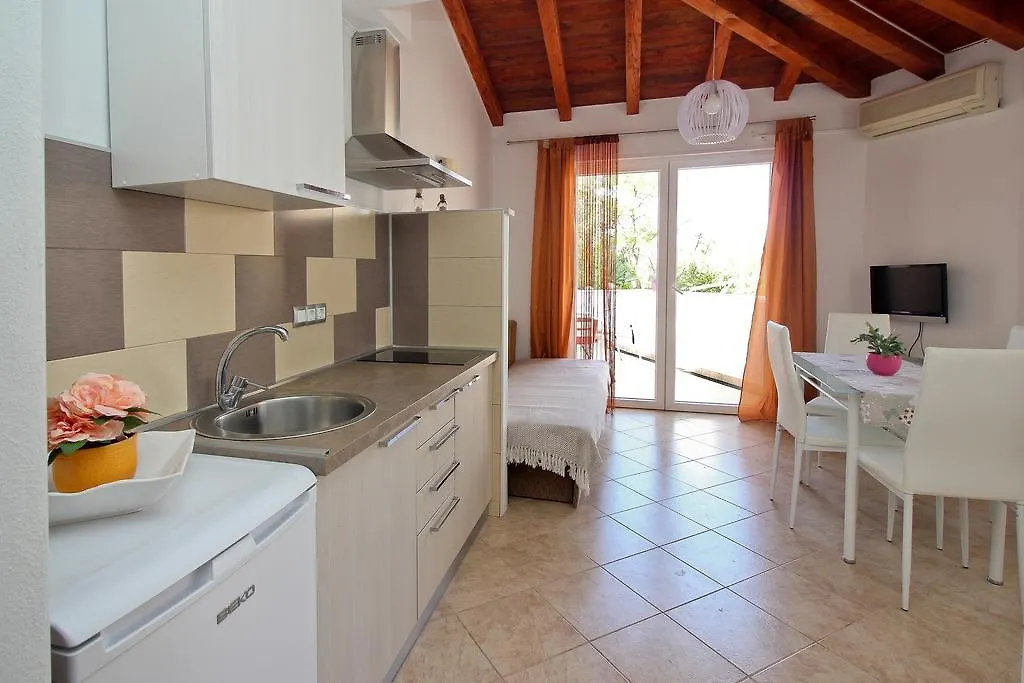 Apartment Drazen Silo  0*, Silo (Krk) Croatia